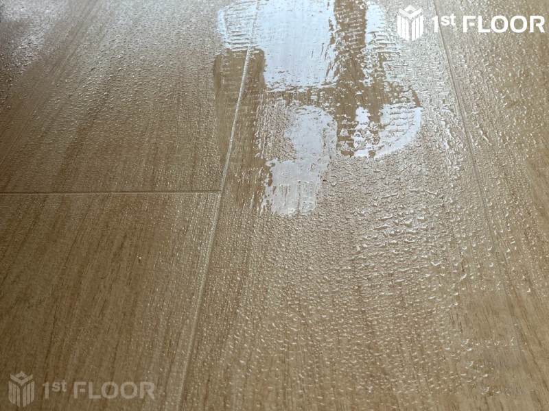 Sàn bị ngấm nước nhẹ
