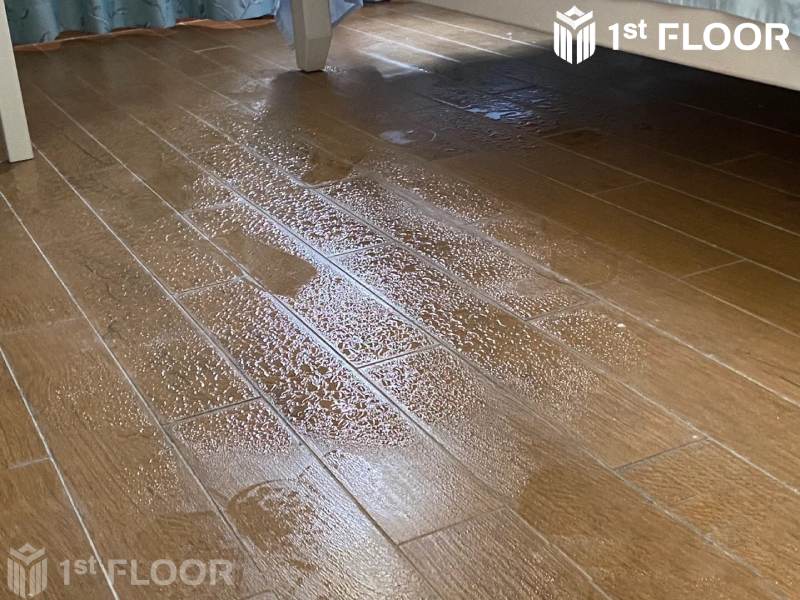 Hướng Dẫn Xử Lý Sàn Gỗ Bị Ngấm Nước Đơn Giản Và Hiệu Quả Tại Nhà
