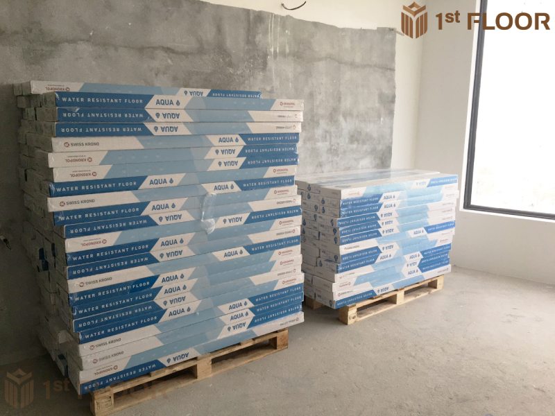 Chuyển sàn gỗ đến công trình trước khi lát sàn gỗ