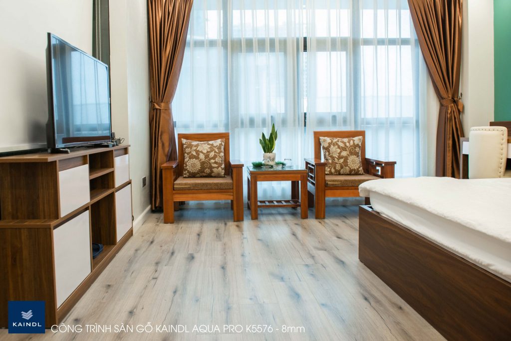 Công Trình Sàn gỗ Kaindl Aqua Pro K5576 tại Khách Sạn An Khánh